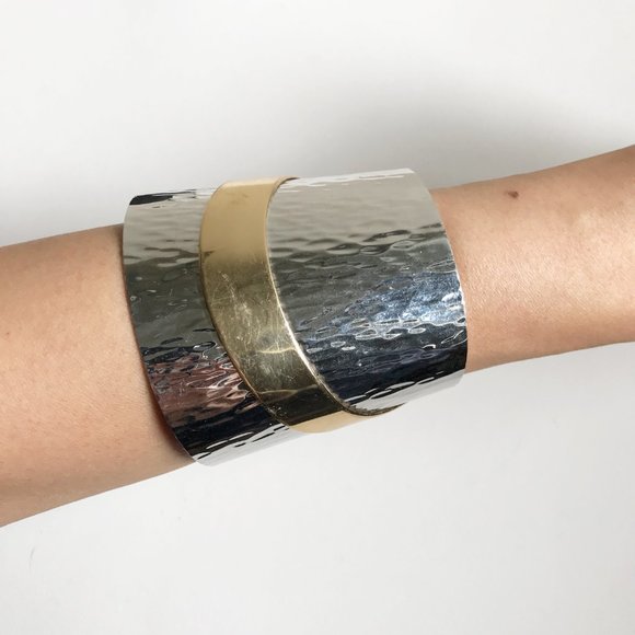 Vintage Napier Wide Hammered Runway Silver Tone Egyptian Revival Cuff Bracelet - Picture 9 of 12